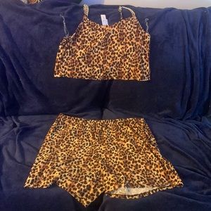 Two piece leopard set.